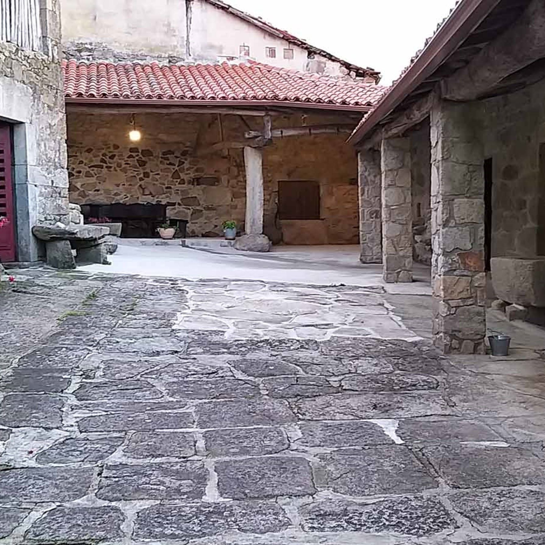 Patio de casa rural solveira